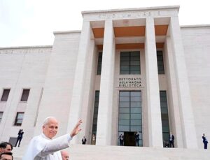 Pope decries rise of AI-directed warfare, saying it leads to a spiral of annihilation
