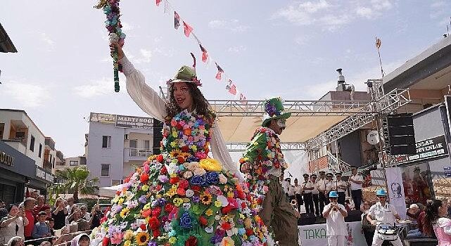 Seferihisar’da 14. Mahallî Tohum Takas Şenliği coşkuyla gerçekleşti