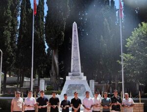 15 Temmuz öncesi şehitlikte manalı buluşma