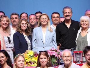 Bakırköy Belediye Tiyatroları’ndan Büyük Muvaffakiyet