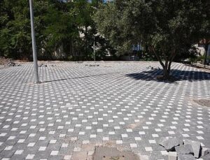 Çeşme Belediyesinden park ve spor alanlarında kapsamlı yenileme