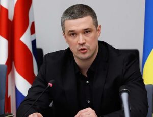 Crimea will turn into an island, Ukraine’s defence minister says in a message to Russia
