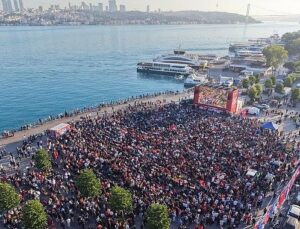 Dünya Kupası Coşkusu İstanbul’un Meydanlarına Taşındı