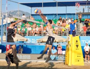 Dünya Plaj Voleybolunun Kalbi Alanya’da Attı