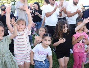 Gündüz uçurtma yaptılar akşam konserde buluştular