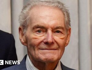 Holocaust survivor Tomi Reichental dies aged 90