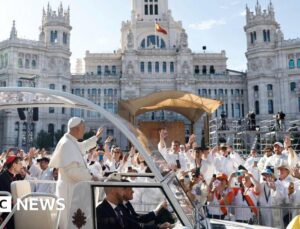 Huge crowds throng Madrid streets for Pope’s open-air mass