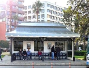 İzmir’in kimliğini yansıtan sembolik durak