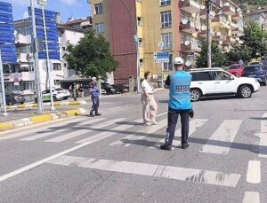 Kocaeli Zabıtası YKS’de gençleri yalnız bırakmadı