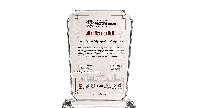 Konya AKOM’a Memleketler arası Kongreden Heyet Özel Mükafatı