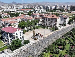 Lider Altay: “KONYARAY Projesi Kapsamında Demiryolu Caddesi’nde Kesintisiz Bir Ulaşım Koridoru Oluşturuyoruz”