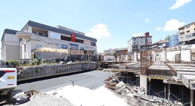 Lider Büyükakın, Kent Meydanı projesini inceledi