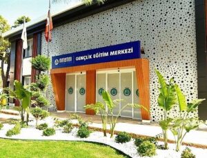 Menemen, eğitim yatırımlarıyla örnek gösteriliyor