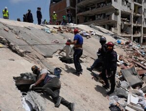 Searches continue for Venezuela earthquake survivors