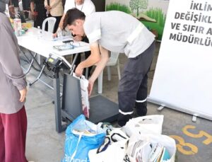 Atık Kağıtları Getiren Hediye Kazanıyor