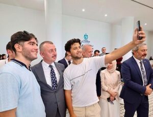 Bakan Çiftçi’den Alev Alatlı Kütüphanesi’ne tam not; “Yeter ki siz okuyun, çalışın”