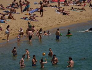Barcelona sets new heat record of 40.5C, weather agencies say