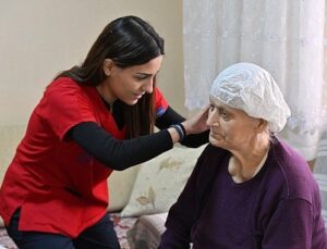 Büyükşehir’in Konutta Bakım Hizmeti Vatandaşların Hayatını Kolaylaştırıyor