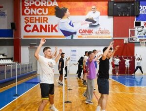 Canik’te Gençler Parkurun Tozunu Dumana Katıyor