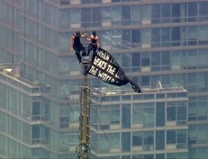 Daredevil couple charged with felonies for Empire State Building proposal stunt