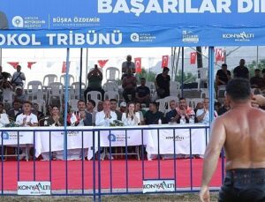 Feslikan Yağlı Pehlivan Güreşleri’ni Başpehlivan Erkan Taş kazandıf