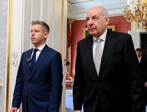 Hungary could vote to oust president as early as next week as opposition complains of ‘tyranny’