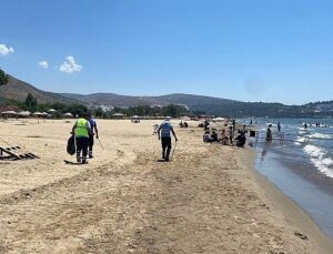 İzmir Büyükşehir Belediyesi iş birliğiyle Efes Selçuk kıyılarında paklık mesaisi devam ediyor