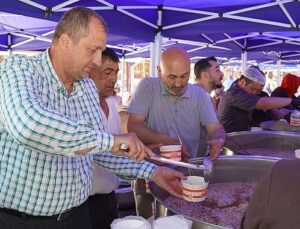 İznik’te 5 Bin Kişilik Aşure İkramı