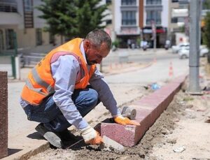 Keçiören’de Kaldırımlar Yenileniyor