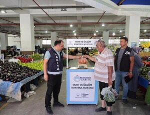 Konak’ın pazar yerlerinde inançlı alışveriş
