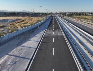 Konya Büyükşehir, Kent Hastanesi-Yeni Sanayi Tramvay Çizgisi Güzergâhındaki Bölgelerin Yol Altyapısını Güçlendiriyor