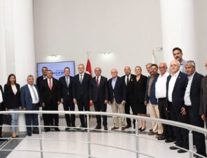 Kuru Meyve Sektör Kurulu Malatya’da Üst Düzey Temaslarda Bulundu