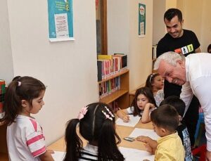 Lider Şadi Özdemir, çocuklar ve ebeveynleri ile kütüphane buluştu