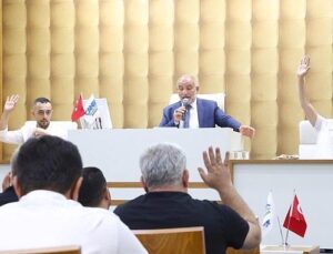 Lider Sandıkçı: “Eser ve hizmet seferberliğimizi kararlılıkla sürdürüyoruz”