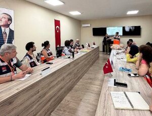Maltepe Belediyesi’nden gönüllülere afet eğitimi