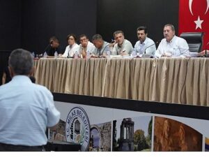Milas Belediye Başkanı Fevzi Topuz Muhtarların Taleplerini Dinledi