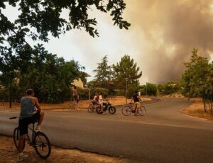 More than 320,000 now evacuated in France and Spain as wildfires continue to spread