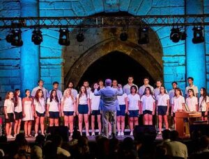 Nilüfer koroları Kıbrıs’ta sahne aldı