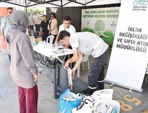 Nilüfer’de atık kağıtları getiren armağan kazanıyor