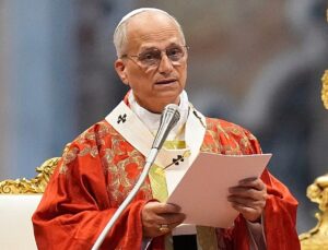 Pope calls on Lefebvrists to halt bishop ordinations