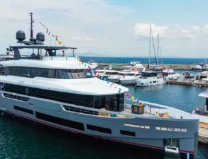 Sirena Yachts’ın Yeni Amiral Gemisi Sirena 118 Denize Kavuştu
