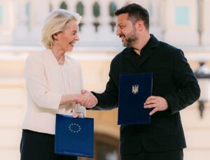 ‘The tide is turning’: Inside Ursula von der Leyen’s trip to Kyiv