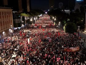 Thousands swarm the streets of Tirana in major ‘Pink Flamingo’ anti-government protests