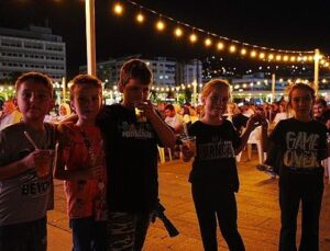 Türküler yankılandı, Yeşil Çam perdeye taşındı