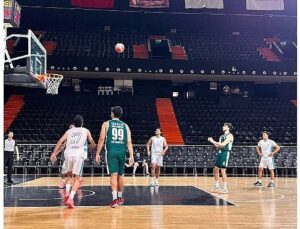 Üsküdar Üniversitesi basketbolda ikinci kere Türkiye şampiyonu!