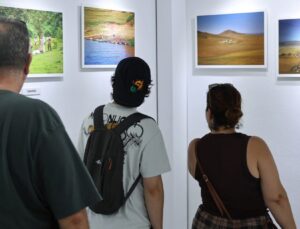 “Uzaklarda Bir Yerlerde” sergisi açıldı