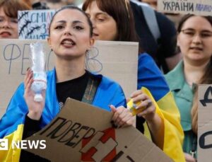 Zelensky tries to fix crisis over removal of defence minister and counts the cost