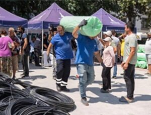 Büyükşehir’den domates ve çilek üreticisine iklim zırhı