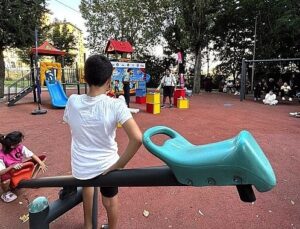 Çocuk tiyatroları yaz akşamlarını renklendirmeye devam ediyor