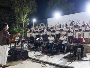 Didim Belediyesi Halk Müziği Korosu konserine yoğun ilgi